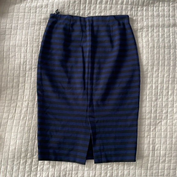 Uniqlo Striped Pencil skirt - Picture 2 of 3